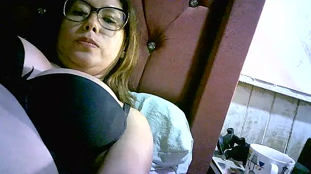 Zulreyna online show from April 15, 3:46 am