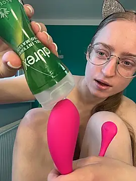 EveLunny online show from June 17, 7:11 am