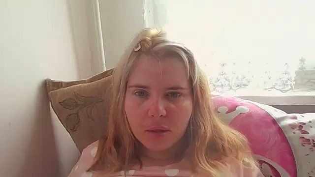 HornyElena online show from April 19, 3:00 pm