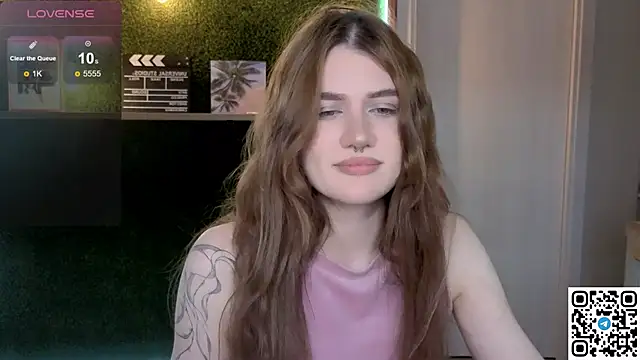 Snapshot of eshleeygreen chatting on May 1, 9:19 pm eshleeygreen online show from May 1, 9:19 pm