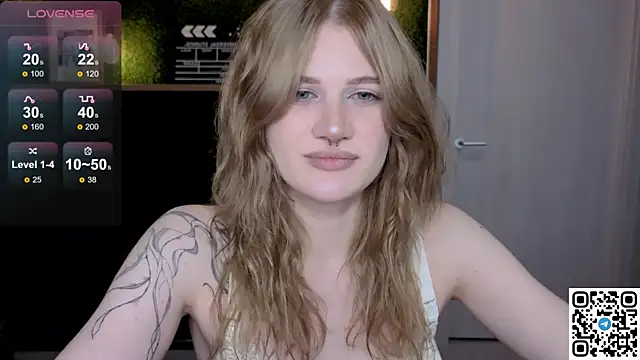 Snapshot of eshleeygreen chatting on May 11, 10:07 pm eshleeygreen online show from May 11, 10:07 pm