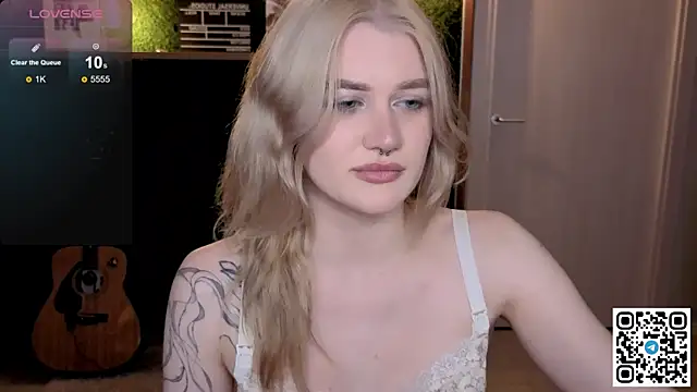 Snapshot of eshleeygreen chatting on May 31, 7:48 pm eshleeygreen online show from May 31, 7:48 pm