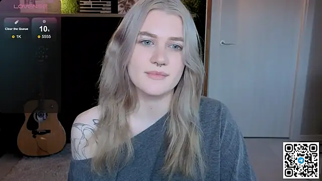 Snapshot of eshleeygreen chatting on June 5, 6:57 pm eshleeygreen online show from June 5, 6:57 pm