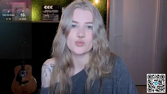 Snapshot of eshleeygreen chatting on June 6, 9:19 pm eshleeygreen online show from June 6, 9:19 pm