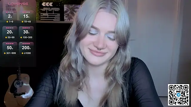 Snapshot of eshleeygreen chatting on June 13, 10:51 pm eshleeygreen online show from June 13, 10:51 pm
