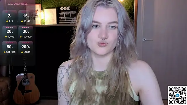 Snapshot of eshleeygreen chatting on June 19, 9:29 pm eshleeygreen online show from June 19, 9:29 pm