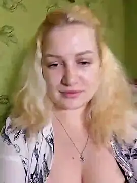 Snapshot of Steshaa chatting on November 6, 8:43 pm Steshaa online show from November 6, 8:43 pm