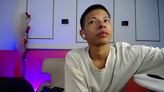 Tessachains 2  online show from December 17, 3:34 am