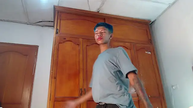 Tessachains 2  online show from February 10, 1:37 pm