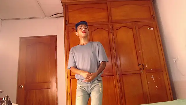 Tessachains 2  online show from February 14, 2:03 pm