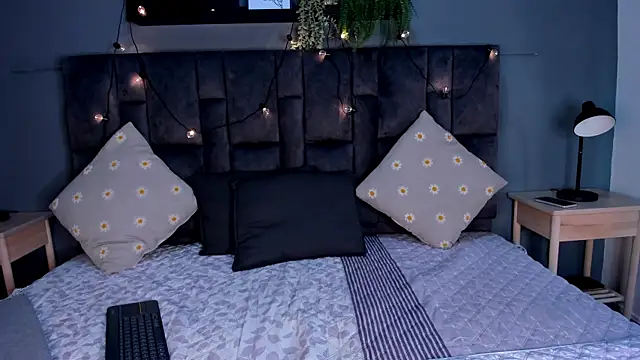 AnaVoss   online show from November 18, 11:36 am