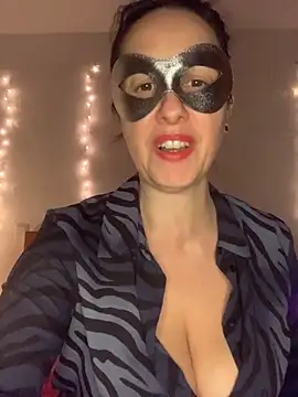 massagistahotbrunette online show from March 23, 9:52 pm