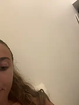 Snapshot of lounaaxangel chatting on November 10, 8:08 pm lounaaxangel online show from November 10, 8:08 pm