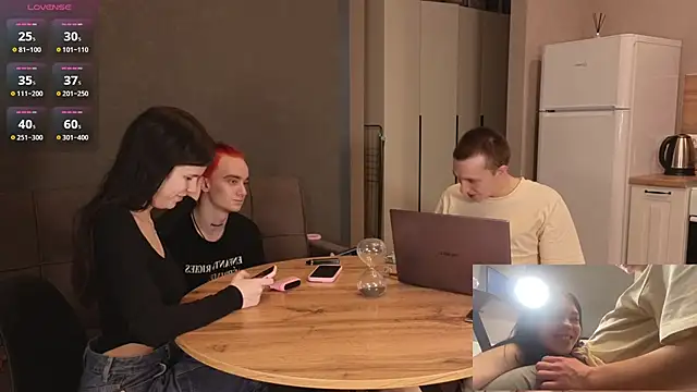 Snapshot of notaswingers chatting on November 8, 11:14 pm notaswingers online show from November 8, 11:14 pm