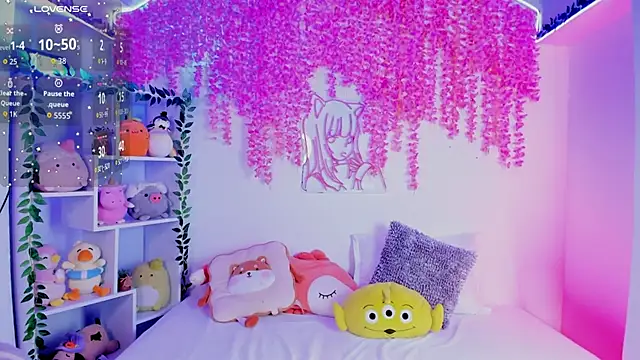 Snapshot of _hanna_sky chatting on November 8, 3:56 pm hanna sky online show from November 8, 3:56 pm