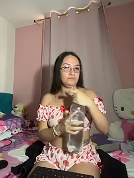 Snapshot of Melody_Spencer26 chatting on March 21, 3:59 pm Melody Spencer26 online show from March 21, 3:59 pm