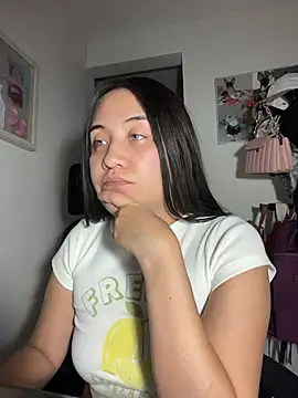 Snapshot of Melody_Spencer26 chatting on April 12, 11:21 pm Melody Spencer26 online show from April 12, 11:21 pm