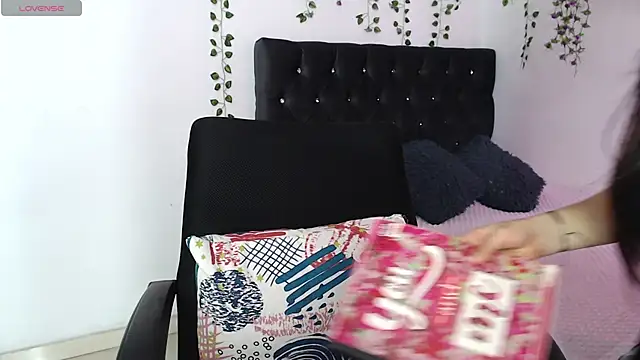 Snapshot of Gaby_Jhonson chatting on November 10, 5:56 pm Gaby Jhonson online show from November 10, 5:56 pm