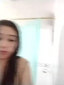 Snapshot of madeline_lx chatting on November 11, 10:32 pm madeline lx online show from November 11, 10:32 pm