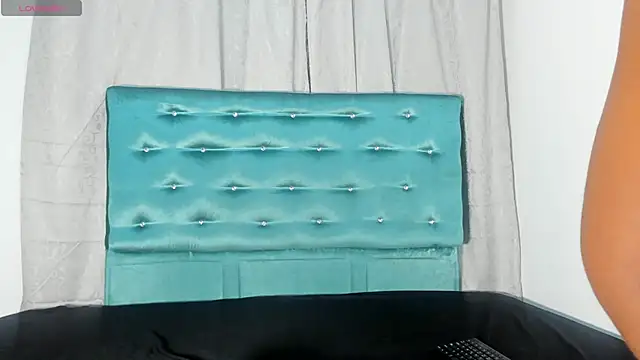 Snapshot of Tamaramilleer chatting on November 9, 2:10 am Tamaramilleer online show from November 9, 2:10 am