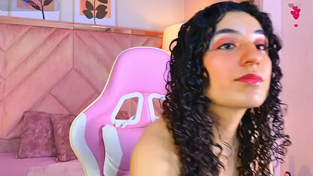 Snapshot of DemiJones_ chatting on April 23, 4:03 am DemiJones online show from April 23, 4:03 am