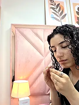 Snapshot of DemiJones_ chatting on May 7, 3:01 am DemiJones online show from May 7, 3:01 am