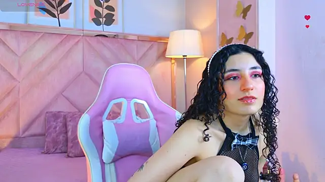 Snapshot of DemiJones_ chatting on May 10, 4:28 am DemiJones online show from May 10, 4:28 am