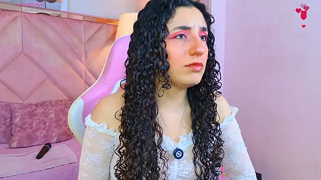 Snapshot of DemiJones_ chatting on May 13, 4:43 am DemiJones online show from May 13, 4:43 am