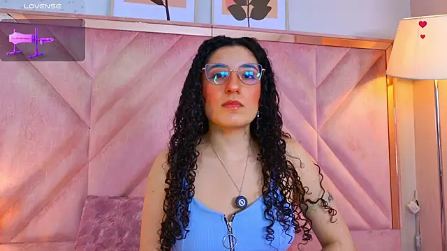 Snapshot of DemiJones_ chatting on May 21, 5:14 am DemiJones online show from May 21, 5:14 am
