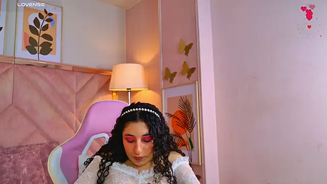 Snapshot of DemiJones_ chatting on May 27, 5:15 am DemiJones online show from May 27, 5:15 am