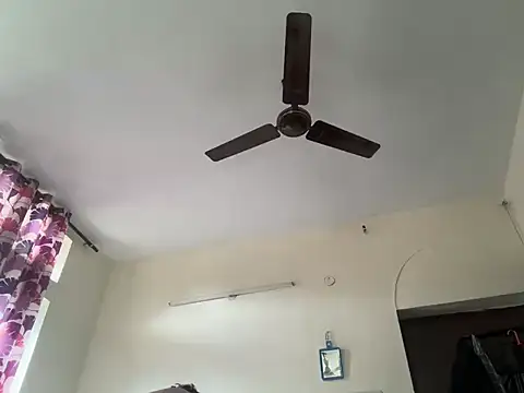 Snapshot of Your_yash2 chatting on May 24, 10:42 am Your yash2 online show from May 24, 10:42 am