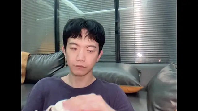 CouplingCry online show from December 4, 2:04 pm