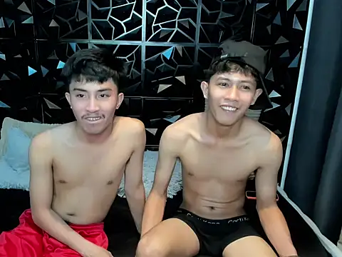 Urloverhardcock online show from April 19, 8:02 am