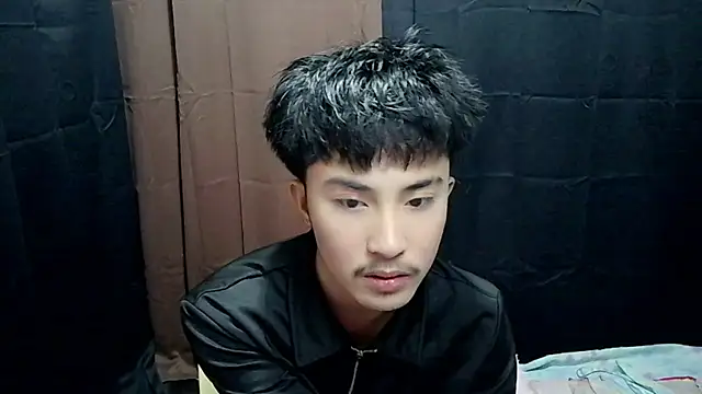 Snapshot of Urloverhardcock chatting on June 22, 3:42 pm Urloverhardcock online show from June 22, 3:42 pm