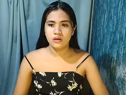 Snapshot of Rema_thebigcock chatting on July 27, 6:53 am Rema thebigcock online show from July 27, 6:53 am