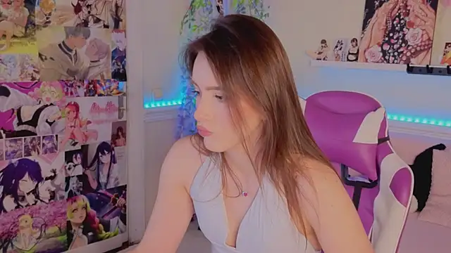 Snapshot of SofiBelucci chatting on November 8, 1:44 pm SofiBelucci online show from November 8, 1:44 pm