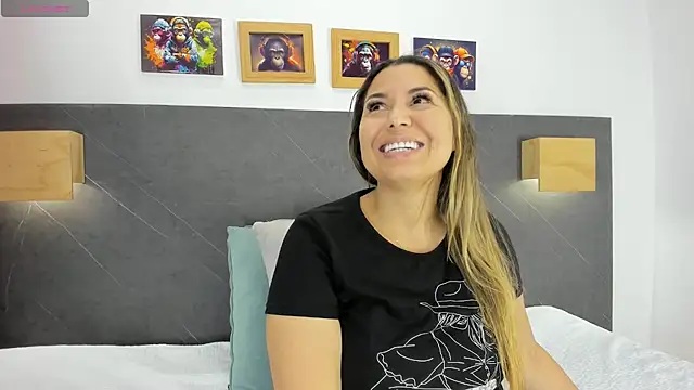 Andhrea Vale online show from February 24, 12:36 pm