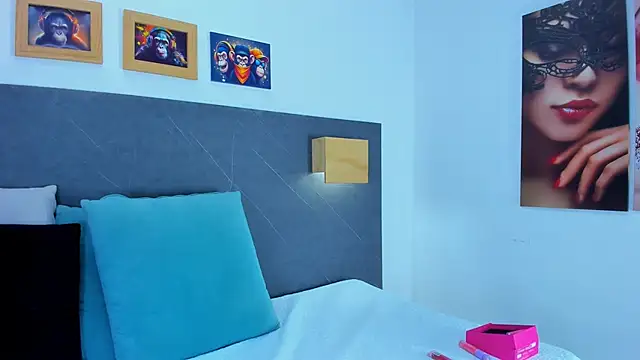 Andhrea Vale online show from March 20, 12:10 pm