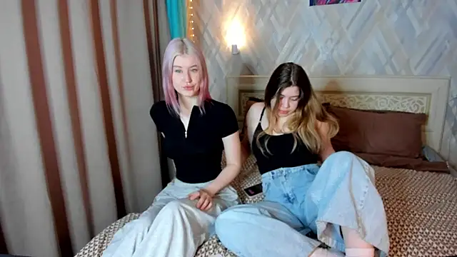 Snapshot of Lory_Reed chatting on November 7, 4:12 am Lory Reed online show from November 7, 4:12 am