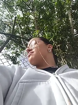 Snapshot of ALEJA__22 chatting on July 1, 1:34 pm ALEJA 22 online show from July 1, 1:34 pm