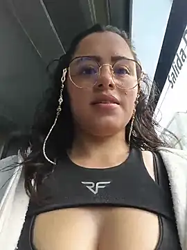 Snapshot of ALEJA__22 chatting on July 15, 12:43 pm ALEJA 22 online show from July 15, 12:43 pm