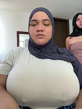 Snapshot of sweetmuslim01 chatting on February 12, 6:03 pm sweetmuslim01 online show from February 12, 6:03 pm