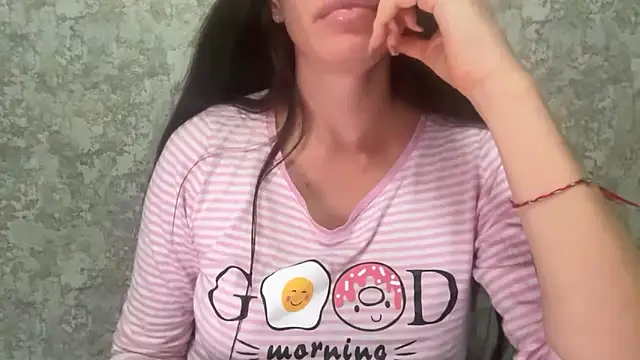 Snapshot of Angelinaa19 chatting on May 11, 2:45 pm Angelinaa19 online show from May 11, 2:45 pm