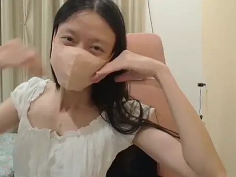 Snapshot of Lil-Cherries chatting on February 3, 2:44 pm Lil-Cherries online show from February 3, 2:44 pm