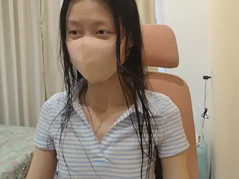 Snapshot of Lil-Cherries chatting on March 1, 9:44 am Lil-Cherries online show from March 1, 9:44 am