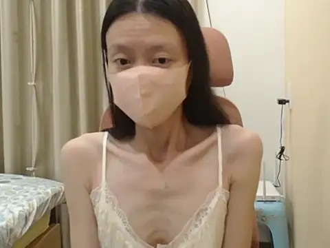 Lil-Cherries online show from April 5, 5:54 pm