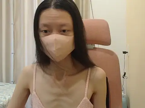 Lil-Cherries online show from April 8, 6:13 am