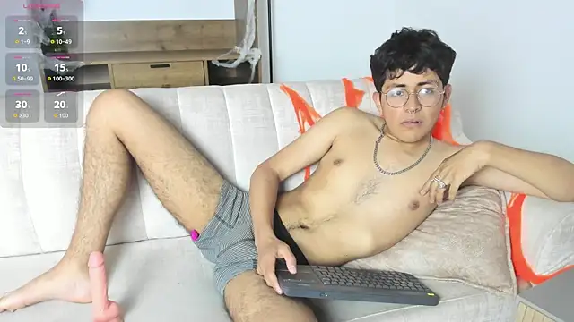 Snapshot of LustyGuy18 chatting on November 7, 10:21 pm LustyGuy18 online show from November 7, 10:21 pm