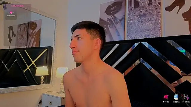 Un Sluttyy online show from March 31, 11:43 am