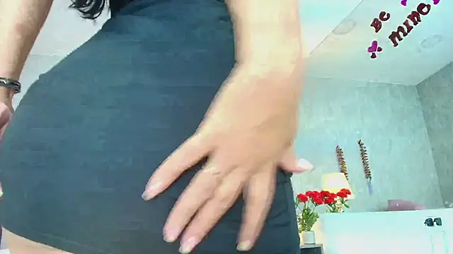 Snapshot of MeganDiamont_FG chatting on April 30, 8:57 pm MeganDiamont FG online show from April 30, 8:57 pm